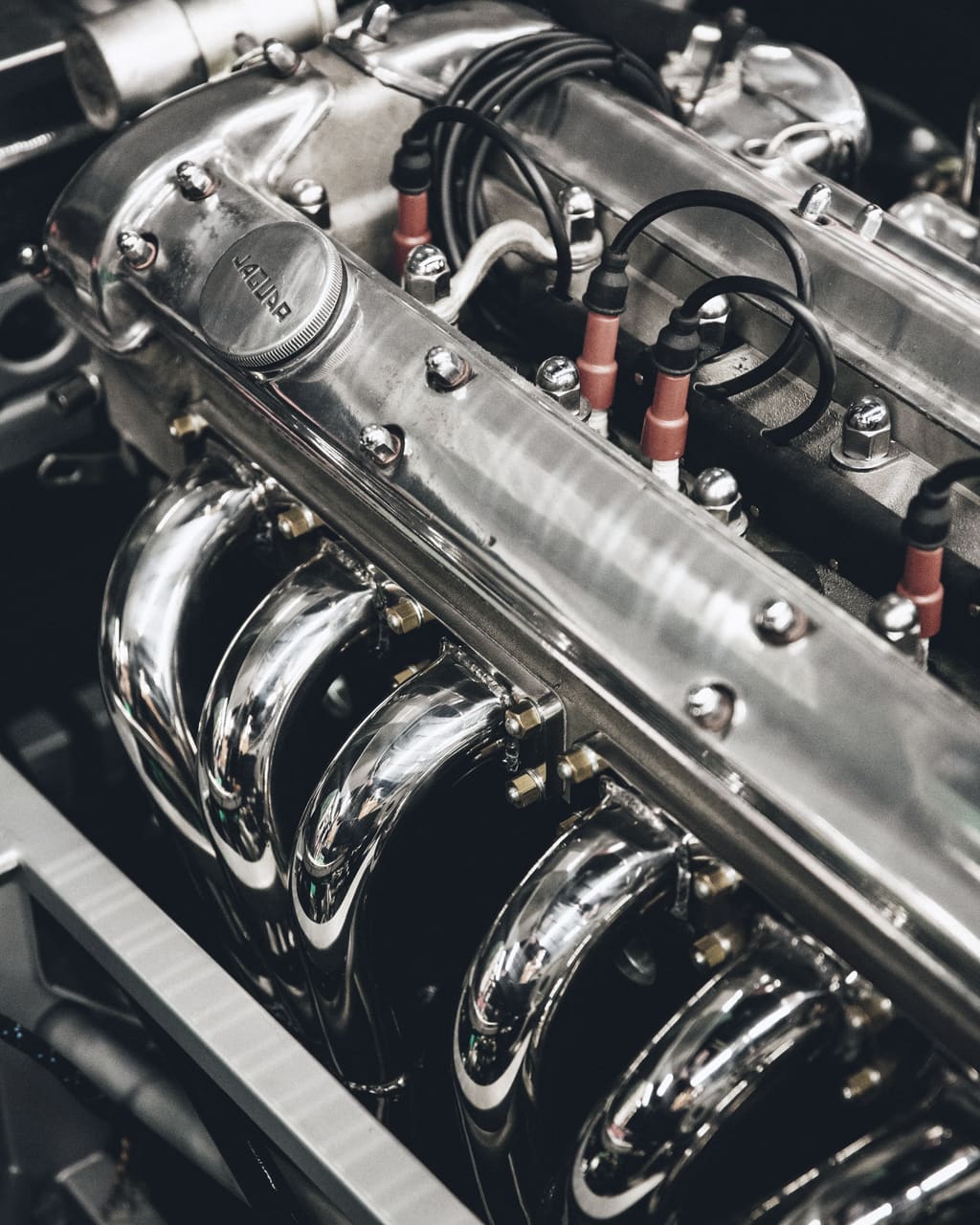 Polished intake runners and machined covers of a performance engine